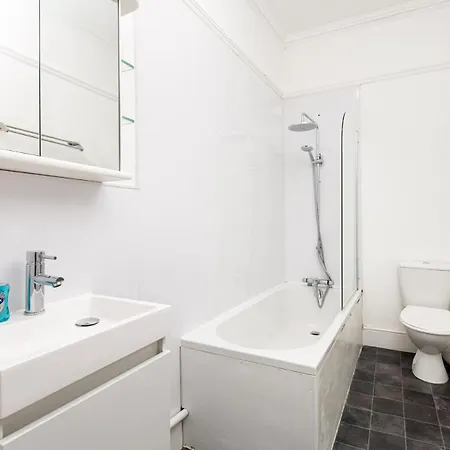 Central Flat-2Bed-Free Parking-By Fabaccommodation Бристоль Экстерьер фото