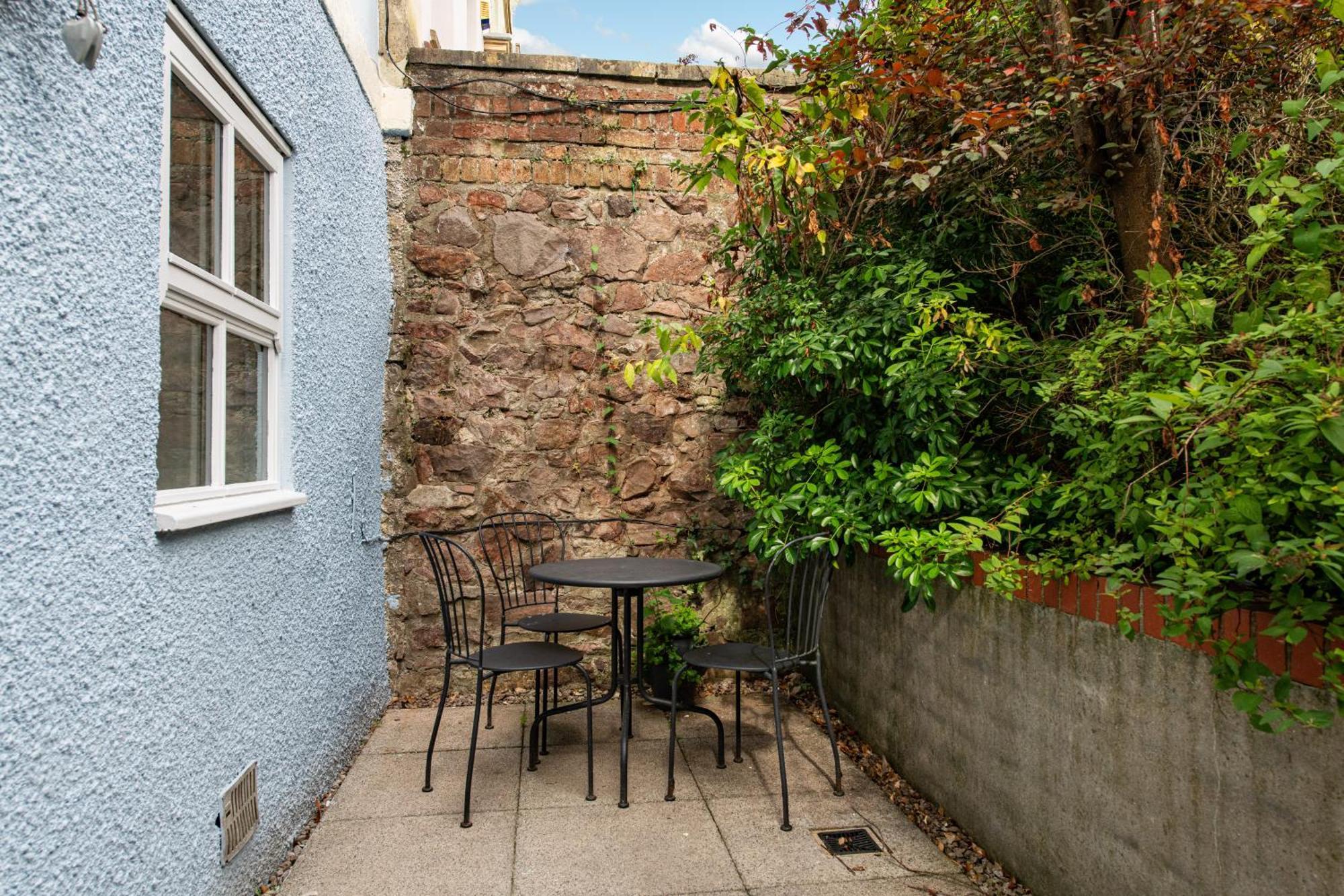 Apartment Flat-2bed-free Parking-by Fabaccommodation Bristol